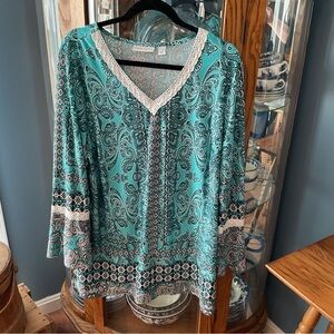 Susan Graver Turquoise Paisley V-Neck Tunic with crochet Trim 1x
